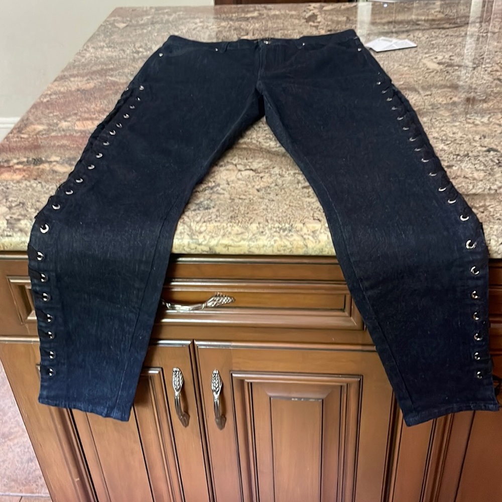 Guess jeans, size 31, brand new, dark blue.